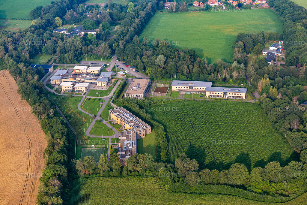 Luftbild: Gefängnis Panovenweg in Rekken im Bundesland Gelderland in Niederlande. Foto: IMG_008206.jpg vom 18.07.2020 durch Werner Riehm/FLY-FOTO.de
