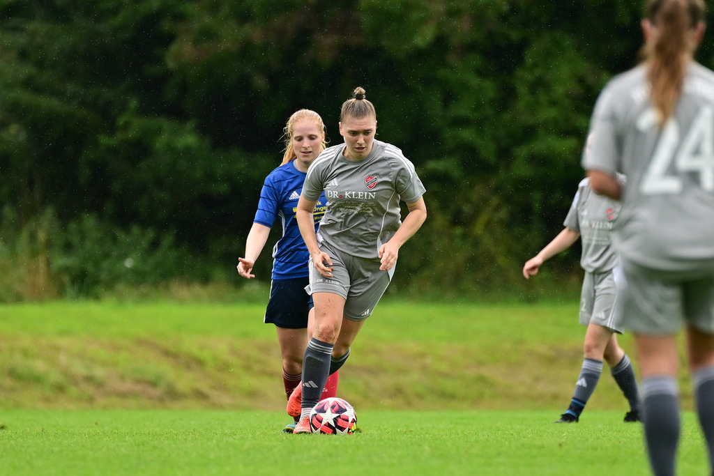 Fußball I Frauen I Saison 2025-2026 I Bezirkspokal I Qualifikation I TSV Stelle - TuS Fleestedt | Der Sportfotograf. - Realisiert mit Pictrs.com