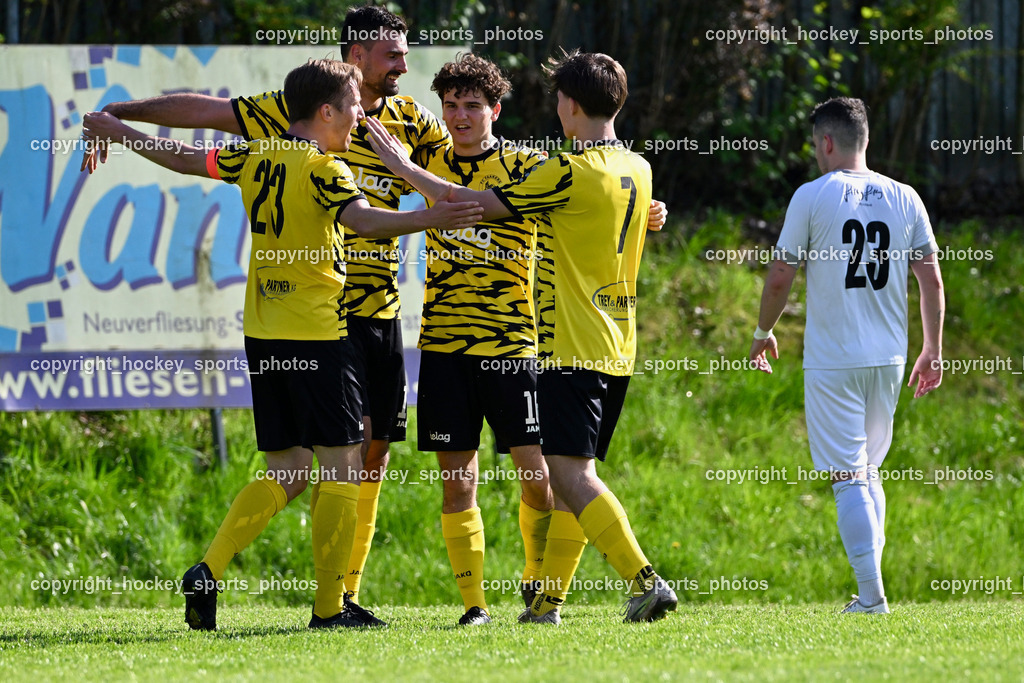 SC Magdalen vs. FC Faakersee | Jubel FC Faakersee, #18 Andreas Unterguggenberger FC Faakersee, #16 Tobias Felix Waldner FC Faakersee, #23 Roman Adunka FC Faakersee, #7 Felix Michael Bachlechner FC Faakersee, SC Magdalen vs. FC Faakersee, SC Magdalen vs. FC Faakersee am 14.04.2024 in Villach (Sportplatz St. Magdalen), Austria, (Photo by Bernd Stefan)