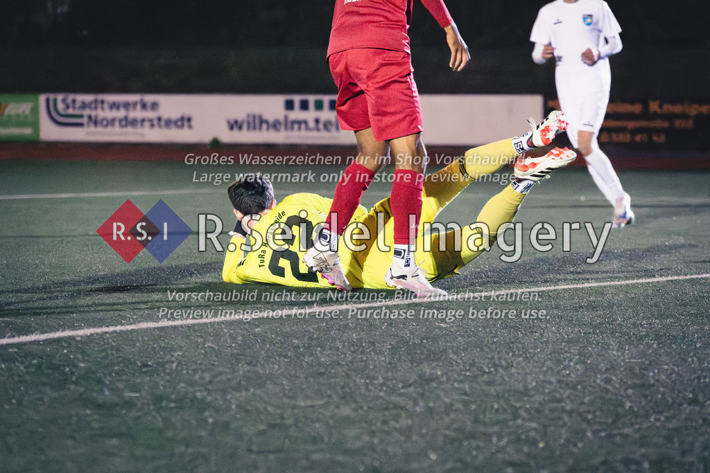 RS-1-076498 | Luca Sandro Adler (#22, Harksheide, Torwart) wirft sich auf den Ball