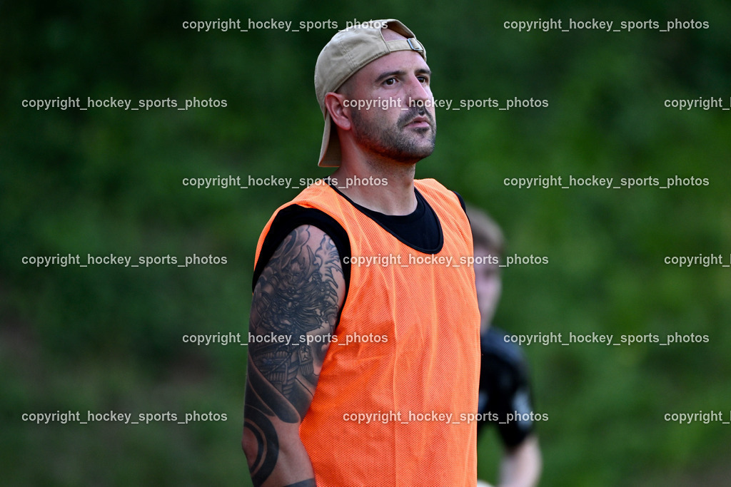 SV Arnoldstein vs. URC Thal Assling | Headcoach Thal Assling Denis Kerrniqi, SV Arnoldstein vs. URC Thal Assling, SV Arnoldstein vs. URC Thal Assling am 09.08.2025 in Arnoldstein (Waldparkstadion Arnoldstein), Austria, (Photo by Bernd Stefan)