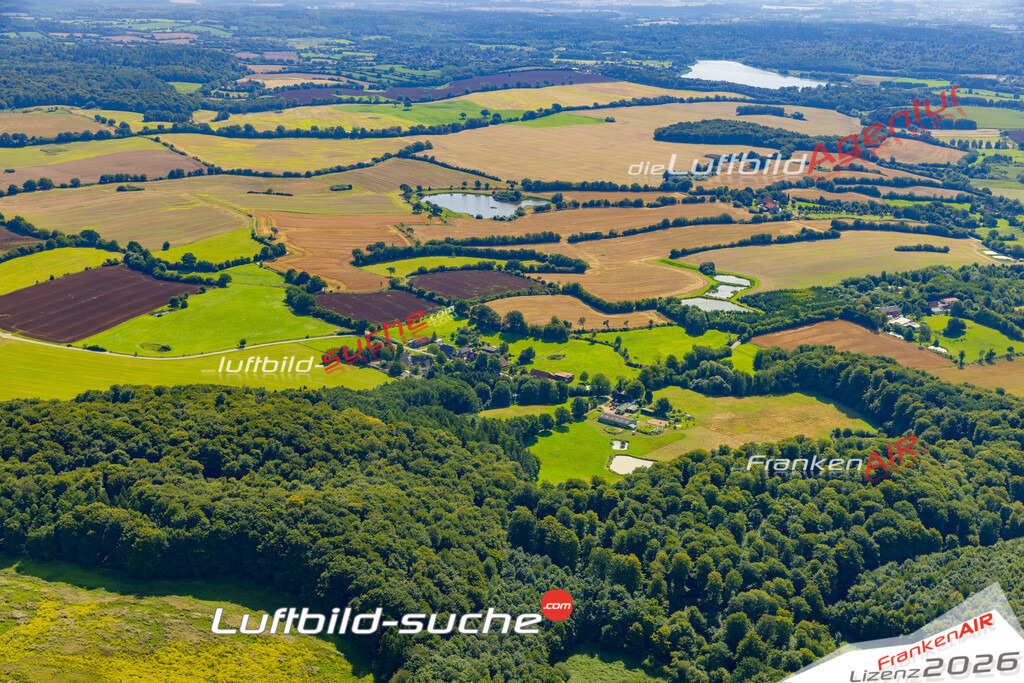 Schrägluftbild  Bergfeld  Kasseedorf - Das Luftbild wurde 2025 vom UL-Flugzeug heraus erstellt (ohne Drohne- keine Drohnenaufnahme ) - Hochauflösende Luftaufnahme -Nicht vergleichbar mit Google Maps oder Satelittenbilder- Die Geschenkidee !Mit Lizenz und Bildrechte bestellbar