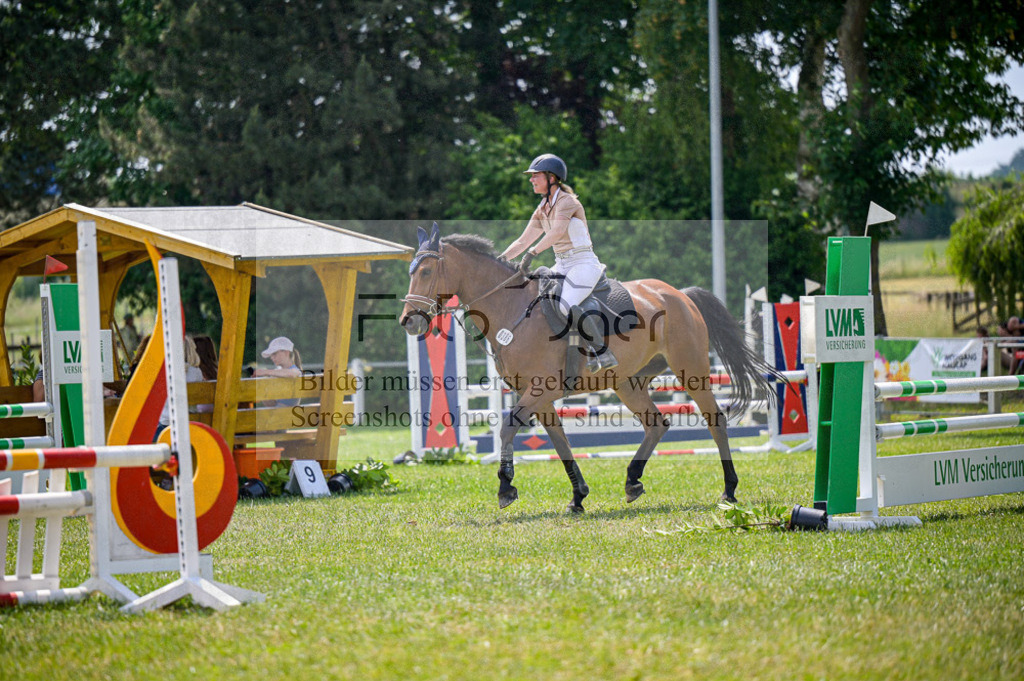 Reitturnier Voxtrup | Entdecke hochwertige Reitturnierfotos von Foto Oger. Professionell, emotional und authentisch – jetzt Lieblingsmomente im Shop bestellen. - Realisiert mit Pictrs.com