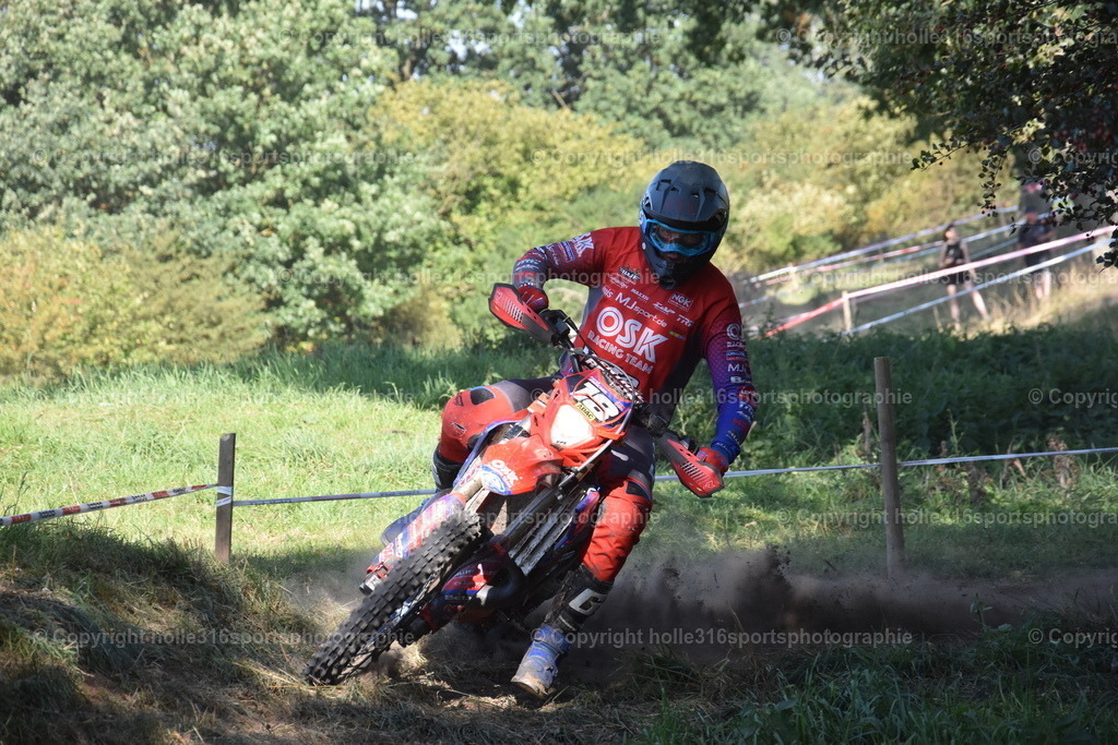 DSC_0060 | Sportfotografie , Motorsport, Motoross, Reitsport, Mointainbike, Enduro,
Landschaft , Outdoor, Eventfotografie, Landschaft, Bilder online bestellen - Realisiert mit Pictrs.com