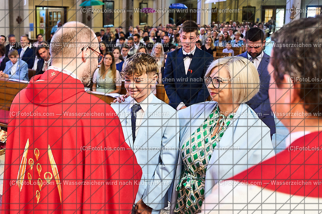 ALP1206_PfarrFirmung Wieselburg_Firmvorgang | (C)FotoLois.com, Alois Spandl, Firmung in der Pfarrkirche Wieselburg mit Generalvikar Dr. Christoph Weiss, Dechant Pfarrer Daniel Kostrzycki und Monignore Franz Dammerer, Sa 15. Juni 2024.