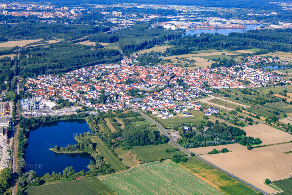 Luftbild: Ortsansicht von Osten im Ortsteil Rheinsheim in Philippsburg im Bundesland Baden-Württemberg in Deutschland. Foto: IMG_52255.jpg vom 19.08.2012 durch Werner Riehm/FLY-FOTO.deAuflösung des Originals: 4752 x 3168 px