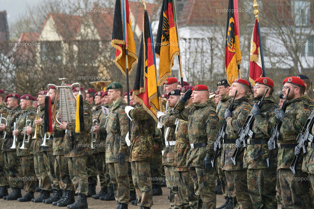 Bundeswehrsoldaten Soldaten beim Appel (Veitshöcheim) | Metropolico