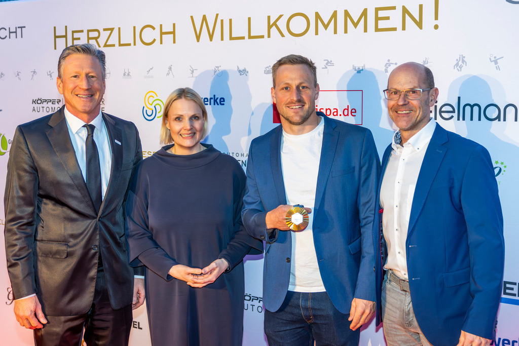 top-top.de 260306-247 | Foto, Video, Fotografie, Videografie, Fotobox, DJ, Discjockey, Musik, Musikbox, Veranstaltung, Photobooth, Amazon, Ebay, Buchtipp, Bestseller, Autor, Verlag, Buch, Wesel, Hamminkeln, NRW, Dinslaken, Rees, Drohne, Hochzeit, Party, Fotobox, Wesel, Fotograf