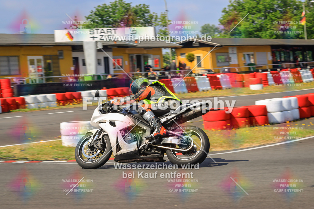 _DSK2375 | Hier findet Ihr Bilder von Touristenfahrten auf der Nürburgring Nordschleife oder von anderen Veranstaltungen die ich besucht habe. Viel Spass beim Durch Schauen 