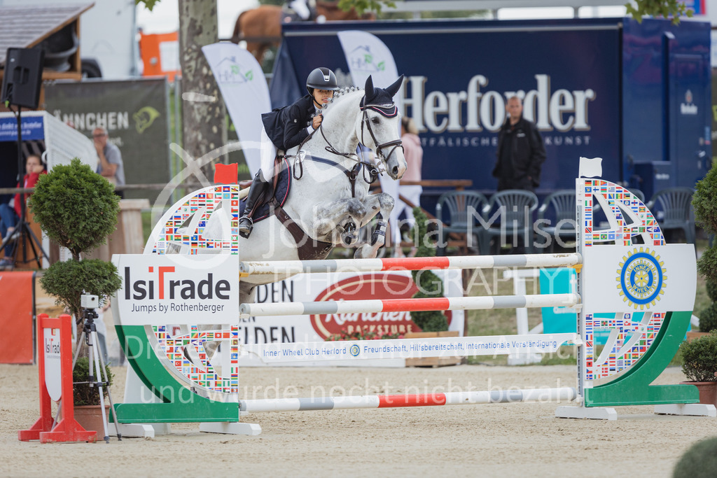 220731_BHO_BT_M1-Spr-185 | Deine schönsten Turniermomente als professionelle Fotos! Entdecke hochwertige Pferdesport-Fotografie im Online-Shop. Jetzt Fotos finden & bestellen!