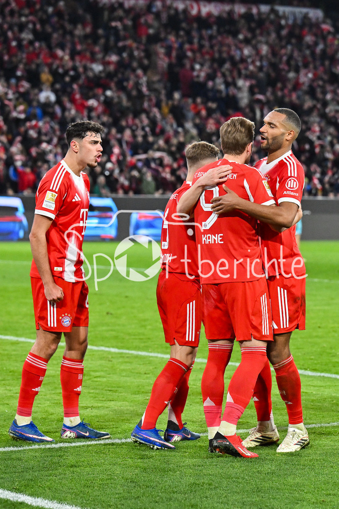 FC Bayern München - TSG 1899 Hoffenheim | MUNICH, GERMANY - 08. FEBRUARY: Jubel der Bayern nach dem Treffer zum 2-1 durch Harry KANE (FC Bayern Munich 9) / Foulelfmeter während dem Bundesligamatch zwischen dem FC Bayern München und der TSG 1899 Hoffenheim am 21. Spieltag in der Allianz Arena / DFL REGULATIONS PROHIBIT ANY USE OF PHOTOGRAPHS AS IMAGE SEQUENCES AND/OR QUASI-VIDEO