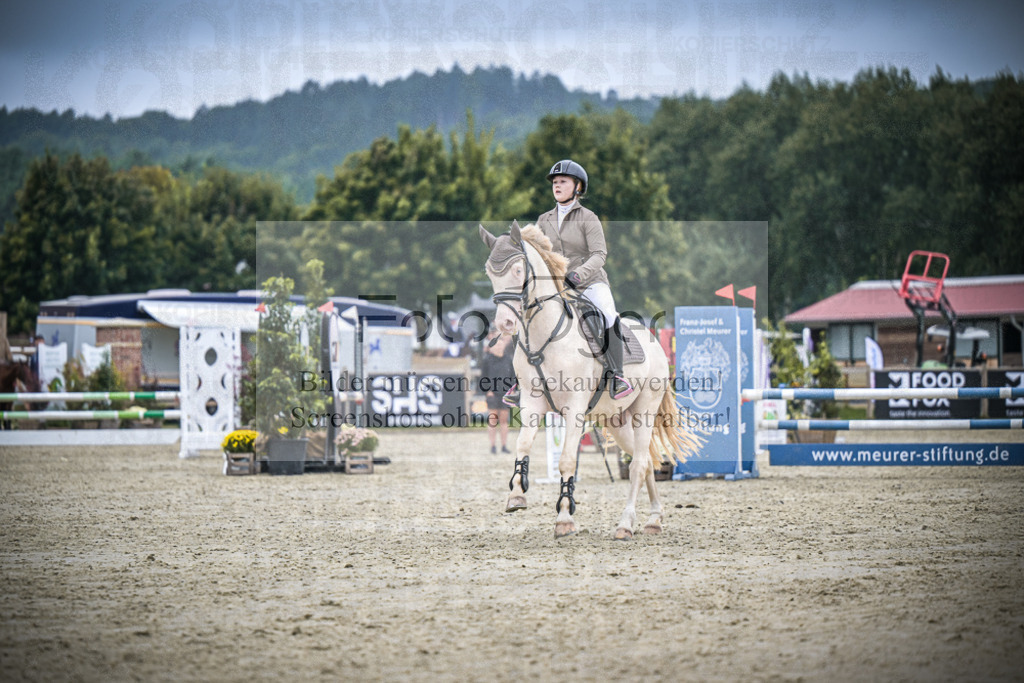 DOS_1689 | Entdecke hochwertige Reitturnierfotos von Foto Oger. Professionell, emotional und authentisch – jetzt Lieblingsmomente im Shop bestellen.Deutschlandweite Turnierfotografie. - Realisiert mit Pictrs.com