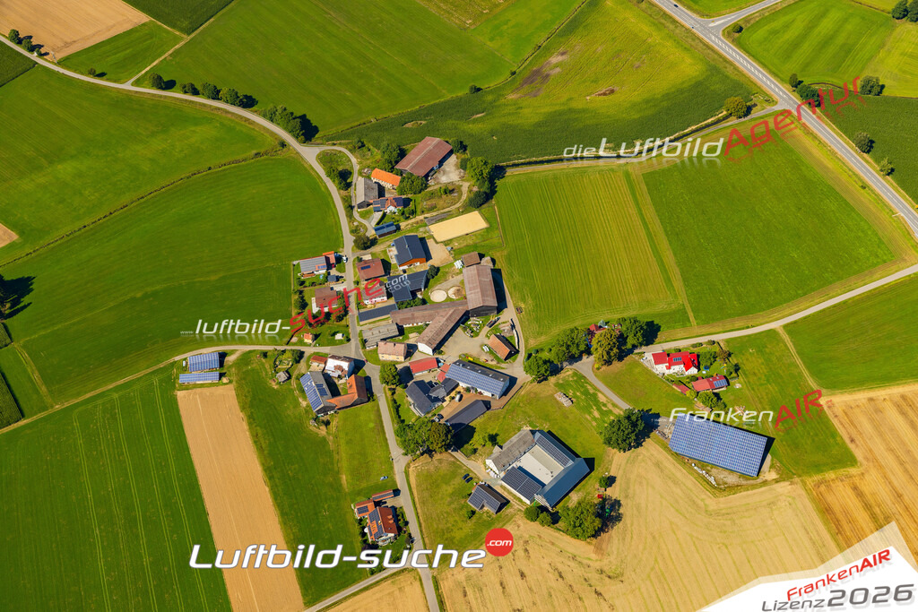 Schöne Luftaufnahme Erbetshof Vohenstrauß - Die Luftaufnahme wurde 2025 vom Flugzeug heraus erstellt ( keine Drohne ) - Hochauflösende Luftaufnahme - für professionelle Ausdrucke geeignet. Die Geschenkidee !Mit Lizenz und Bildrechte bestellbar