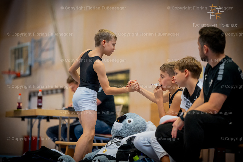 Promo-09 | "Fussifoto.com – Ihr Ansprechpartner für hochwertige Fotografie! Entdecken Sie kreative Bilder und professionelle Dienstleistungen. Kontaktieren Sie uns für Ihre Projekte!"