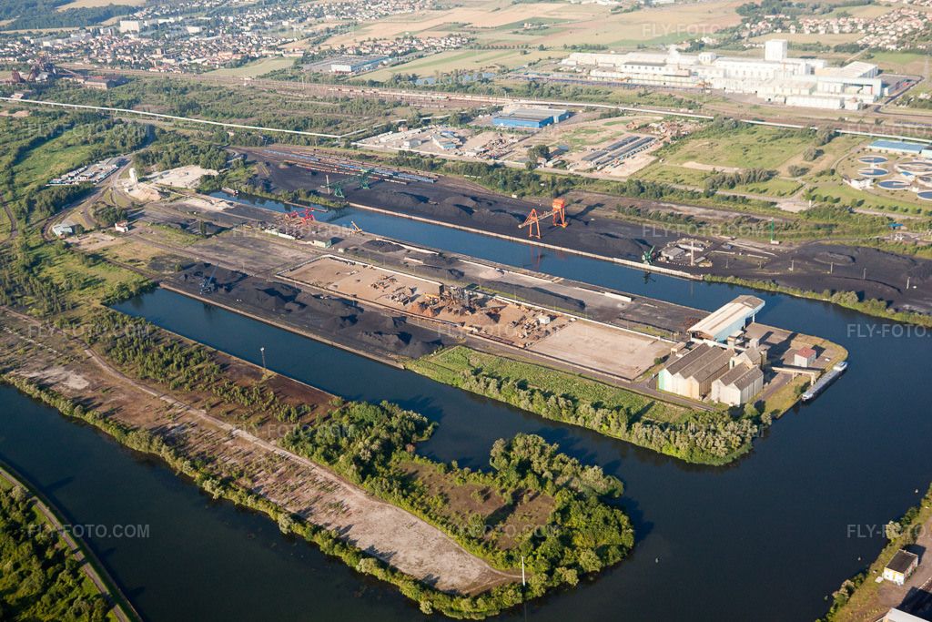 Aerial view: Port on the Moselle in the district Sollac Ebange Elsa Sainte-Agathe in Florange in the state Moselle, France.Photo: IMG_29543.jpg taken on 06/27/2010 by Werner Riehm/FLY-FOTO.comResolution of the original: 4752 x 3168 px