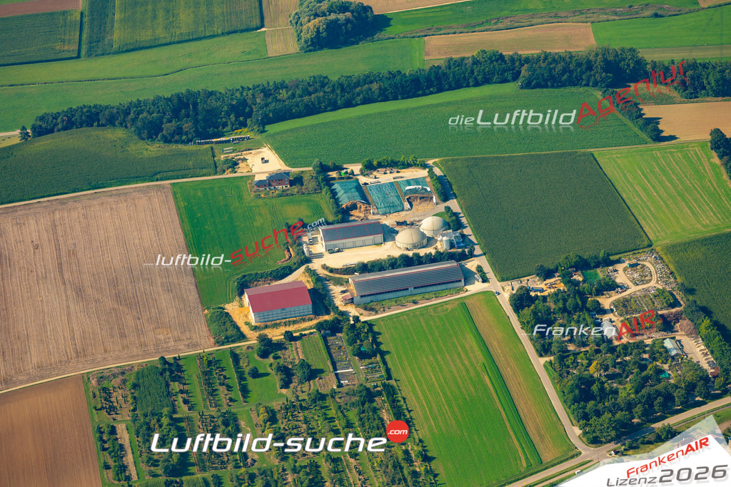Das Luftbild zeigt : Ortlfing Burgheim - Die Luftaufnahme wurde 2024 vom UL-Flugzeug aus erstellt ( keine Drohne ) - Hochauflösende Luftaufnahme - Für grossformatige Ausdrucke geeignet. Die Geschenkidee !Mit Lizenz und Bildrechte bestellbar