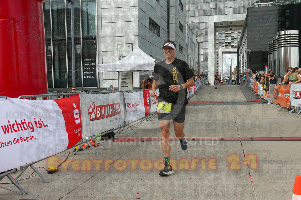 250920_1520_EX1_8956 | Sportfotografie im Rhein-Sieg Kreis, Köln, Bonn, NRW, Rheinland Pfalz, Hessen, etc. Unser Tätigkeitsfeld umfasst den Laufsport vom Volkslauf über den Marathon, Duathlon, Triathon bis zum Ultralauf wie Kölnpfad Ultra oder Schindertrail.