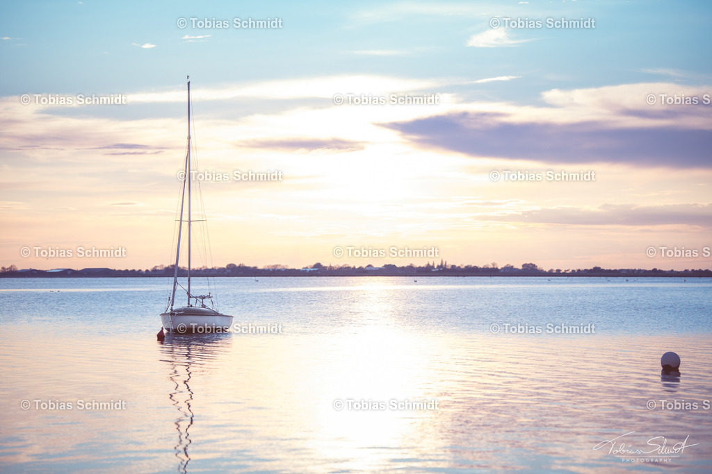 Fehmarn__DSC3752 | Fotoprodukte, Kalender und Wanddeko direkt vom Fotografen auf Fehmarn. Ob Wandbild auf Alu-Dibond, hinter Acrylglas oder auf Leinwand – hier können Sie Ihr Lieblingsbild kaufen. - Realisiert mit Pictrs.com