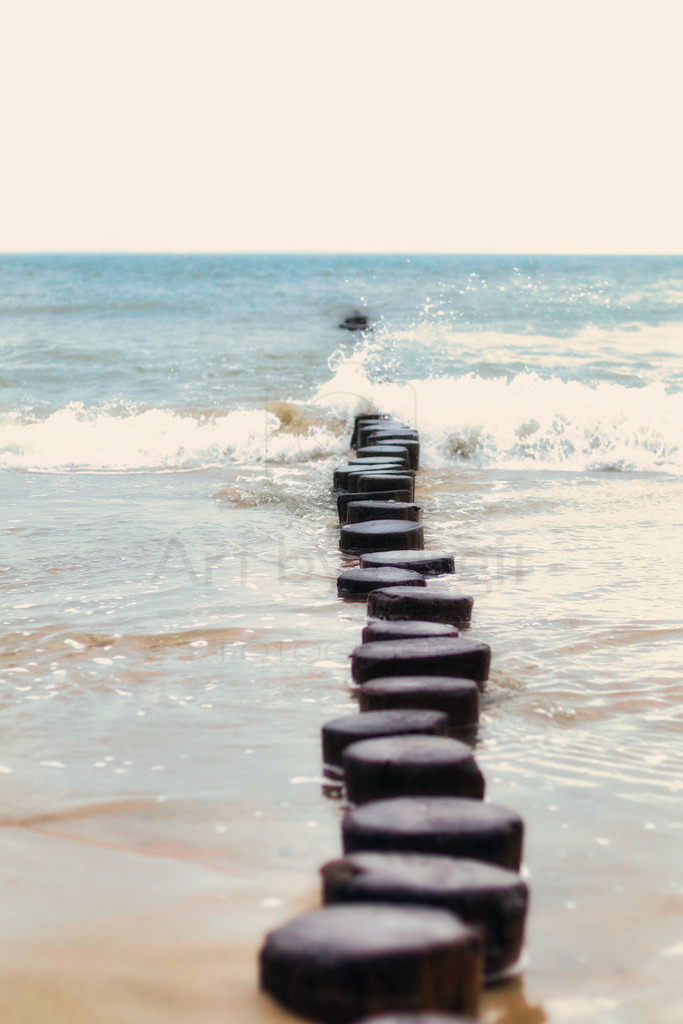Steps into the Sea | Buhnenimpression an der Nordsee in Zeeland - Realisiert mit Pictrs.com