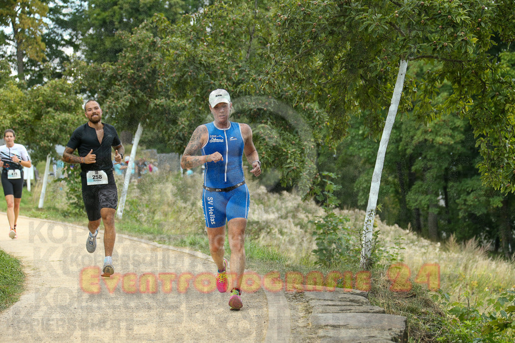 250824_1351_EX1_3949 | Sportfotografie im Rhein-Sieg Kreis, Köln, Bonn, NRW, Rheinland Pfalz, Hessen, etc. Unser Tätigkeitsfeld umfasst den Laufsport vom Volkslauf über den Marathon, Duathlon, Triathon bis zum Ultralauf wie Kölnpfad Ultra oder Schindertrail.
