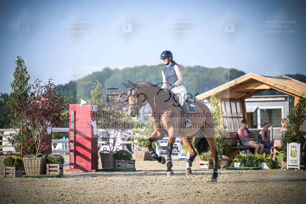 DOS_1554 | Entdecke hochwertige Reitturnierfotos von Foto Oger. Professionell, emotional und authentisch – jetzt Lieblingsmomente im Shop bestellen. - Realisiert mit Pictrs.com