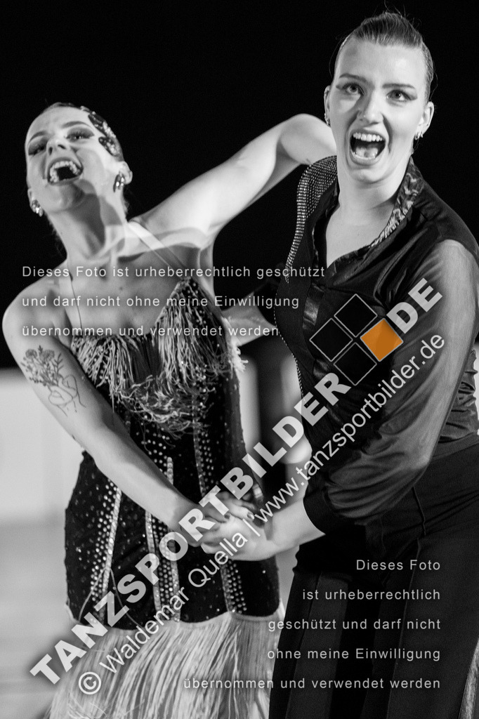 20250503-00945 | Hier finden Sie Tanz Bilder vom Latein und Standard Formationen tanzen. Sportbilder vom Tanzsport. Schöne Fotos und von Weltmeisterschaft, Europameisterschaft, Bundesliga, Regionalliga, Oberliga und Landesliga sowie von GOC Stuttgart, DanceComp, WM Bremen