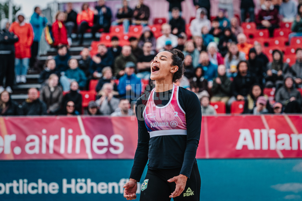 Beachvolleyball | Frauen | German Beach Tour 2024 | Tourstop Bremen | 08.06.2024 | Thainara Mylena Feitosa de Oliveira (BRA) ärgert sich