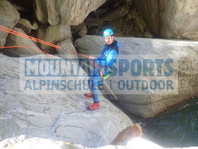 P9210042 | Bestelle die Bilder deines Berg- oder Wasser-Abenteuers mit Mountain Sports bequem von zu Hause aus direkt über unseren Online Fotoshop von pictrs.com. - Realisiert mit Pictrs.com