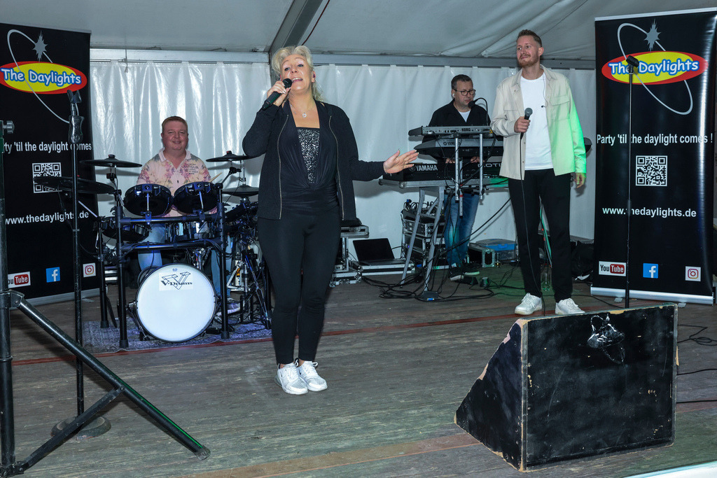 top-top.de 240601-233 | Foto, Video, Fotografie, Videografie, Fotobox, DJ, Discjockey, Musik, Musikbox, Veranstaltung, Photobooth, Amazon, Ebay, Buchtipp, Bestseller, Autor, Verlag, Buch, Wesel, Hamminkeln, NRW, Dinslaken, Rees, Drohne, Hochzeit, Party, Fotobox, Wesel, Fotograf