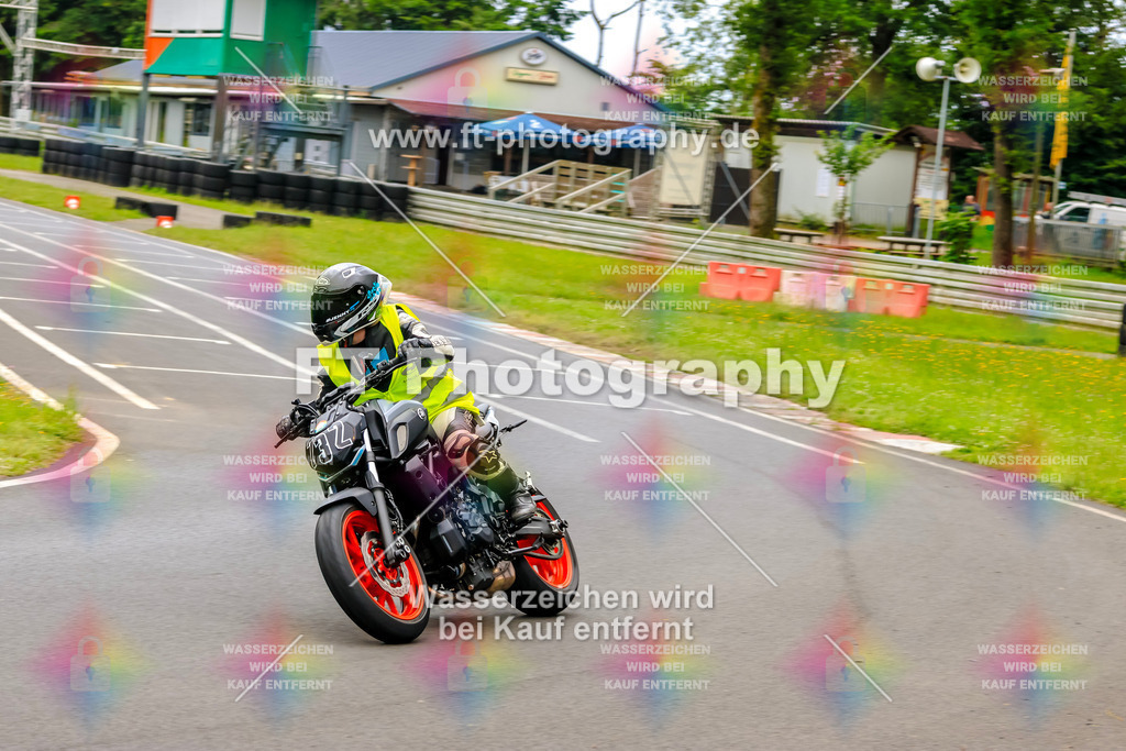 VBK-7851 | Hier findet Ihr Bilder von Touristenfahrten auf der Nürburgring Nordschleife oder von anderen Veranstaltungen die ich besucht habe. Viel Spass beim Durch Schauen 
