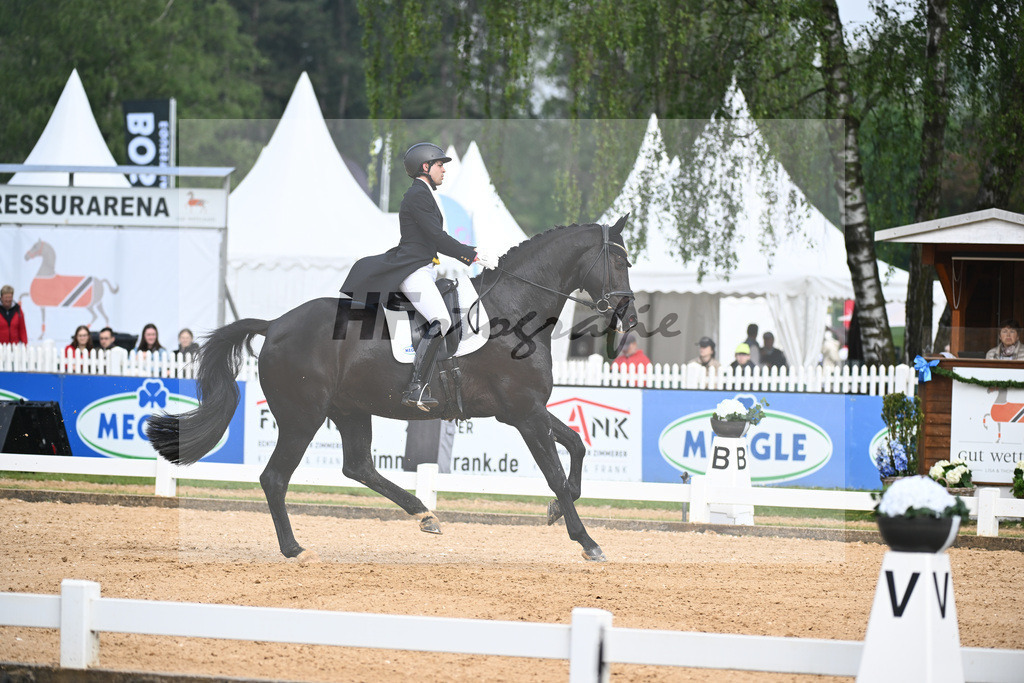 Carvajal_Meggles Enzos Erbe_12240026 | hf-fotografie - Realisiert mit Pictrs.com