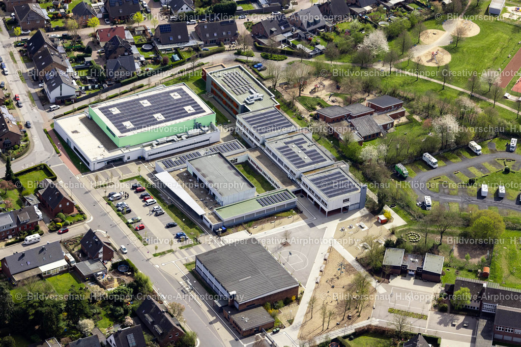 Luftbilder Kerken-1067 | Luftbildfotografie Schulgebäude der " Robert-Jungk-Gesamtschule"an der Straße Rahmer Kirchweg in Kerken im Bundesland Nordrhein-Westfalen, Deutschland. - Realisiert mit Pictrs.com