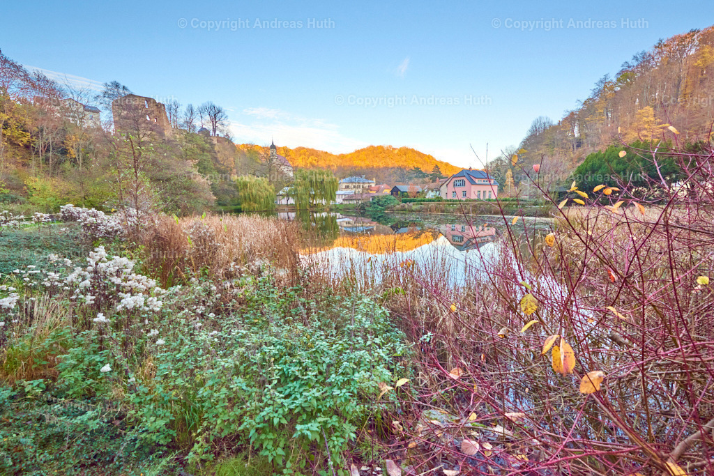 Schlossteich Tharandt mit Burgruine und Kirche 01 | Bedeutsame Landschaften Deutschlands - Realisiert mit Pictrs.com