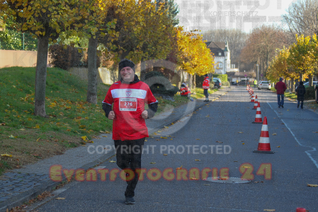 241201_1252_EV4_3355 | Sportfotografie im Rhein-Sieg Kreis, Köln, Bonn, NRW, Rheinland Pfalz, Hessen, etc. Unser Tätigkeitsfeld umfasst den Laufsport vom Volkslauf über den Marathon, Duathlon, Triathon bis zum Ultralauf wie Kölnpfad Ultra oder Schindertrail.