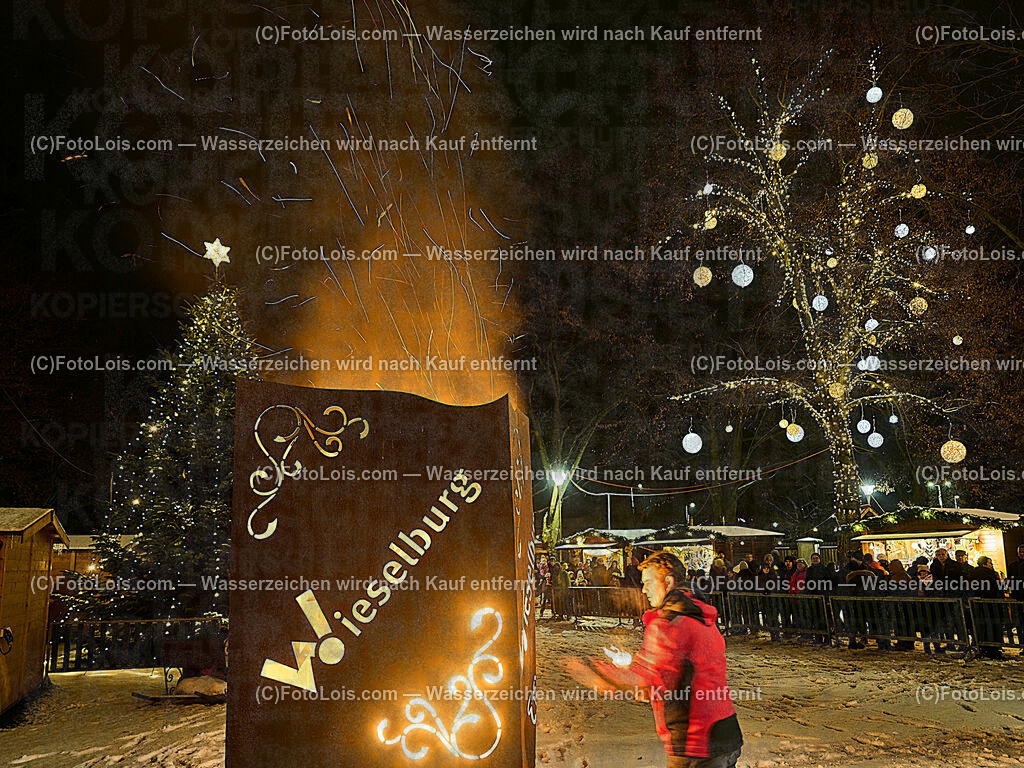 ALP9431_Wieselburger ADVENT_Wintersonnenwendfeuer | (C)FotoLois.com, Alois Spandl, Wieselburger Advent, Wintersonnenwendfeier mit Umzug durch die Stadt, Sonnenwendfeuer und Perchtenlauf mit Show im Schlosspark, Mitwirkung der Partnergemeinde EINBECK, Sa 17. Dezmber 2022.
