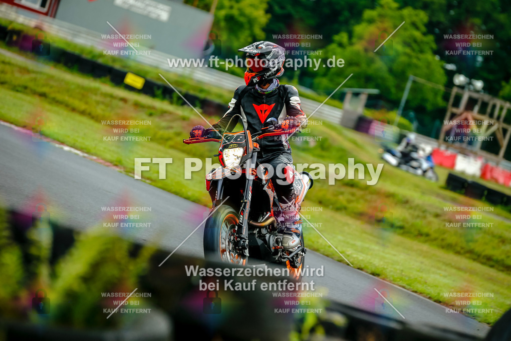 VBK-4083 | Hier findet Ihr Bilder von Touristenfahrten auf der Nürburgring Nordschleife oder von anderen Veranstaltungen die ich besucht habe. Viel Spass beim Durch Schauen 