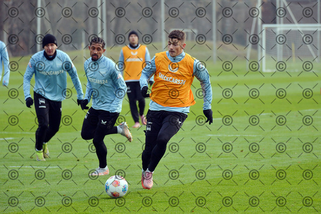 RGE_6984b | Hertha BSC, 2.Bundesliga, Herren, Saison 2025/26, Training, im Bild vorn Dawid Kownacki ( Hertha BSC ), Fotograf:   Ralf Gebhardt - Realisiert mit Pictrs.com