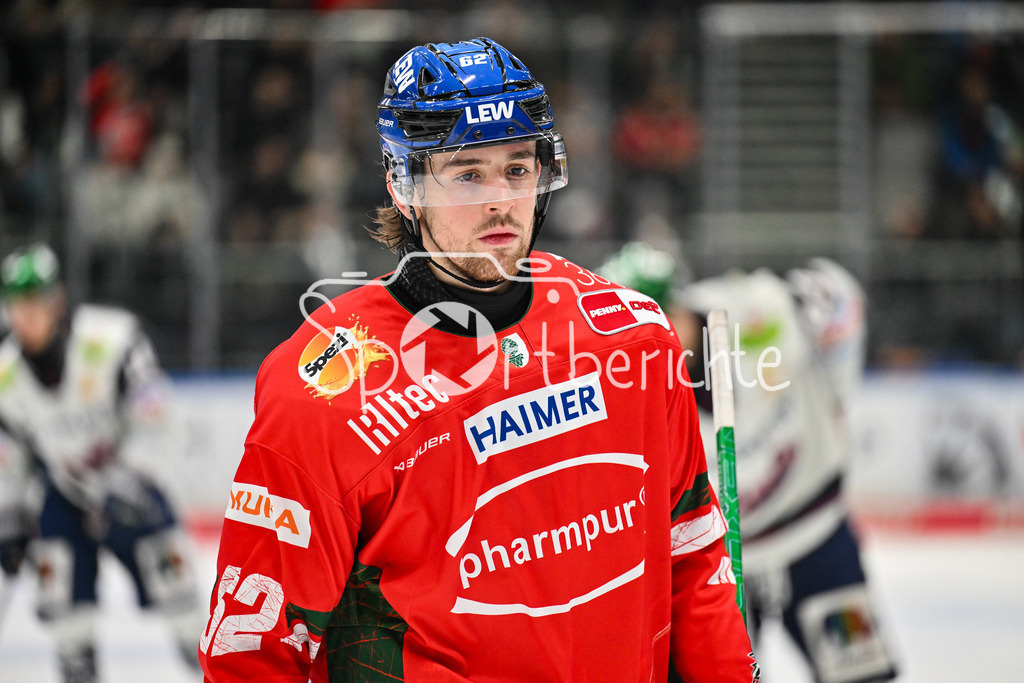 Augsburger Panther - Eisbären Berlin | aUGSBURG, GERMANY - 27. JANUARY: im Bild Thomas SCHEMITSCH (Augsburger Panther 62) / Einzelfoto / Freisteller während dem Match zwischen den Augsburger Panthern und den Fischtown Pinguins am 43. Spieltag der Penny DEL im Curt Frenzel Stadion