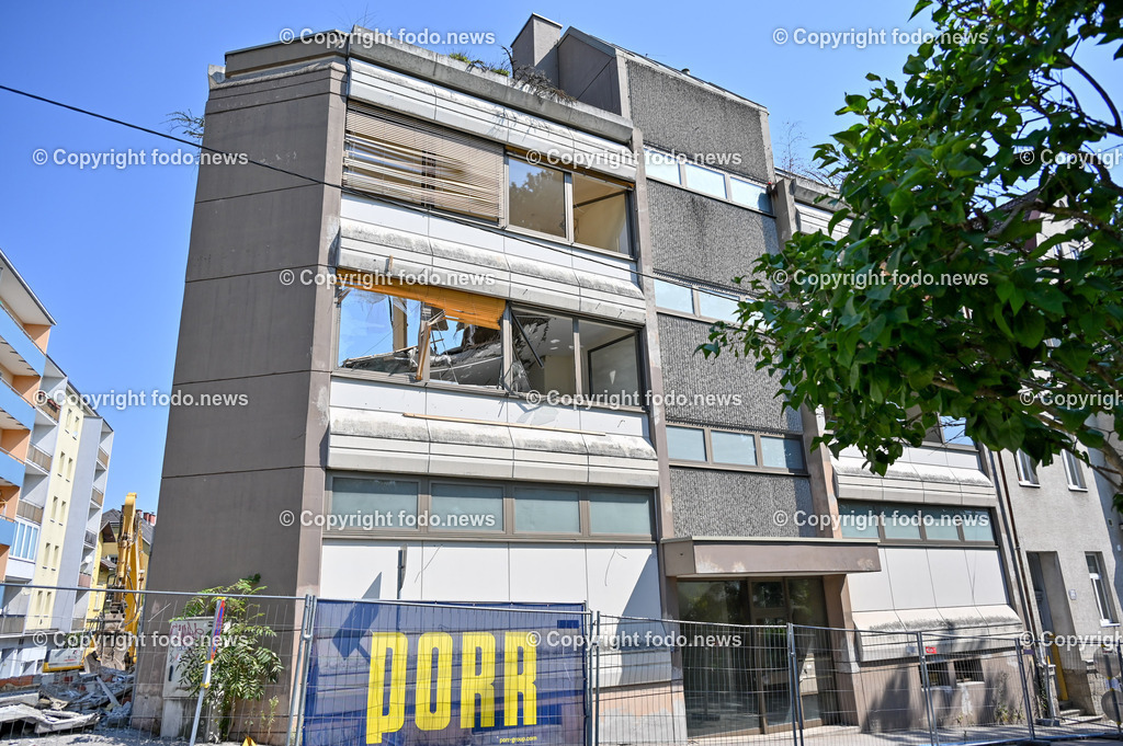 Linz_ Abbruchhaus Aubergstrasse_ 17.08.2023-3 | 17.08.2023, Linz, AUT, Aubergstrasse, Abbruchhaus, im Bild Linz, Abbruchhaus Aubergstrasse, Baustelle, Absperrung, gesperrt, Einsturzgefahr