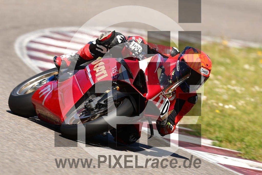0110-20260426_01860 | Schöne Erinnerungen an spannende Momente - das festzuhalten ist unser Job. PIXELrace.de ist seit 2003 auf den Rennstrecken Europas unterwegs um die Action draußen beim Fahren und die wunderbare Stimmung imm Fahrerlager für euch einzufangen.