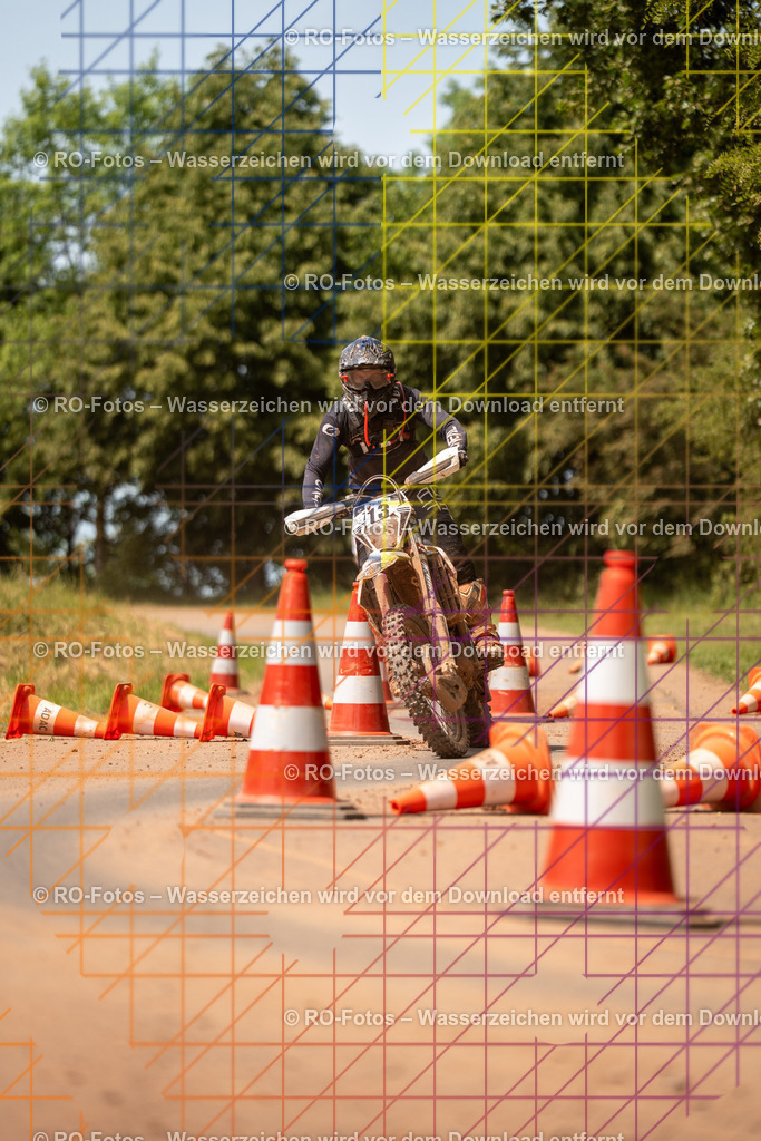 Wolfshausen 5 Lauf -760 | Sportfotografie von RO-Fotos: Motorsport, Motocross, Enduro, Laufveranstaltungen und Triathlon. Professionelle Fotos von Sportlern und Events. - Realisiert mit Pictrs.com