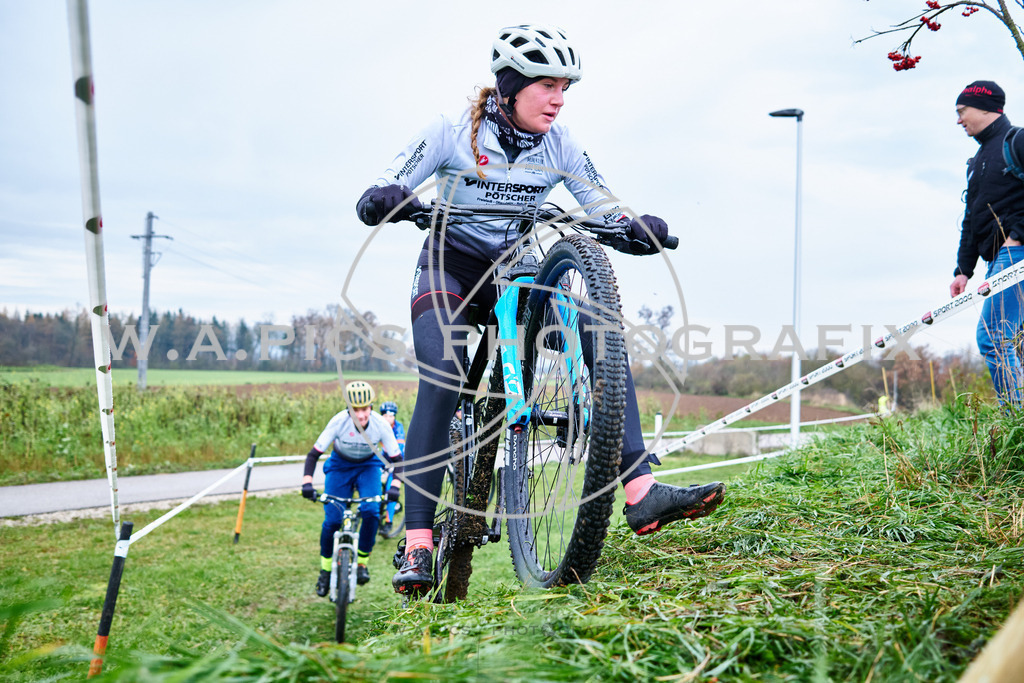 ..... | AUSTRIA, 24.11.24, 3.Radquerfeldein GP um das Sportzentrum Gunskirchen Image shows: Photo: Wapics / Michael Ring