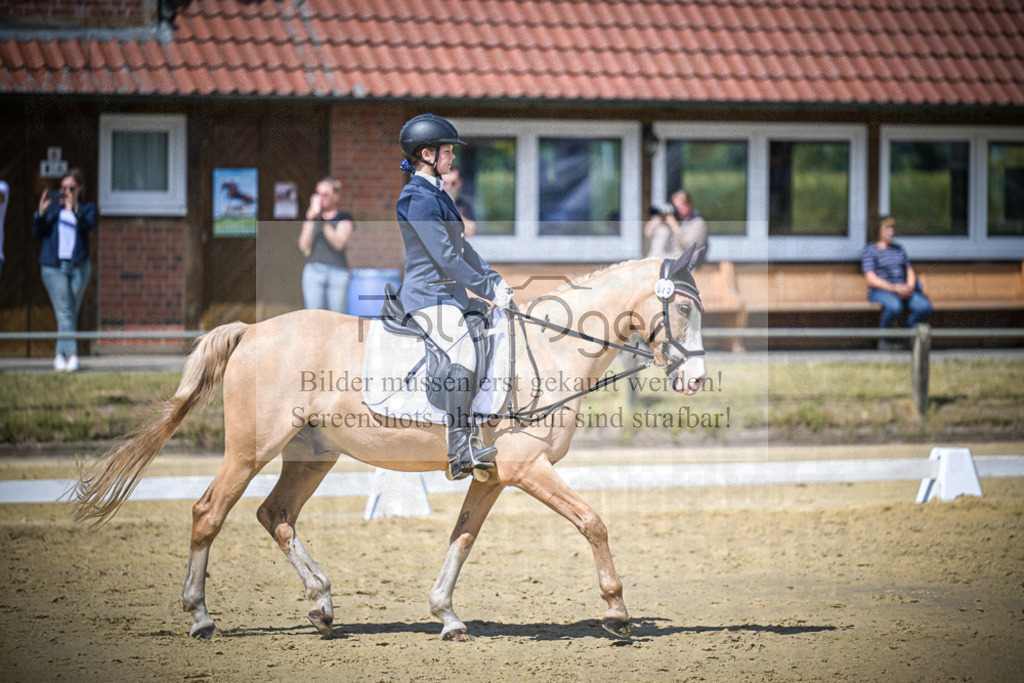 DOS_5802 | Entdecke hochwertige Reitturnierfotos von Foto Oger. Professionell, emotional und authentisch – jetzt Lieblingsmomente im Shop bestellen.Deutschlandweite Turnierfotografie. - Realisiert mit Pictrs.com