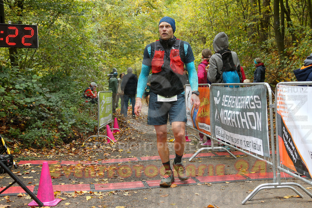 251026_1315_EX1_2996 | Sportfotografie im Rhein-Sieg Kreis, Köln, Bonn, NRW, Rheinland Pfalz, Hessen, etc. Unser Tätigkeitsfeld umfasst den Laufsport vom Volkslauf über den Marathon, Duathlon, Triathon bis zum Ultralauf wie Kölnpfad Ultra oder Schindertrail.