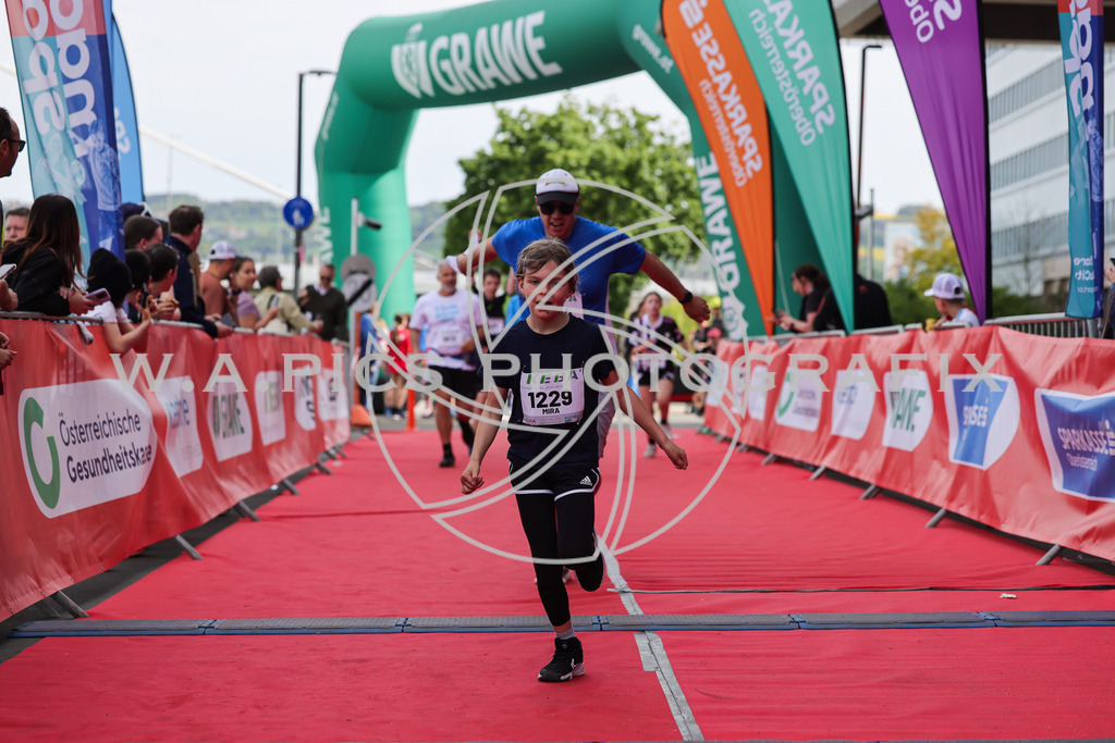 ..... | Int. 3 Brückenlauf Linz, Foto: WAPICS/Binder Manuel