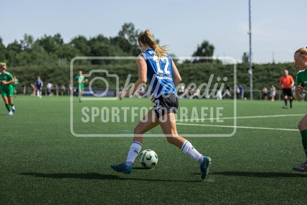 Fußball I Frauen I Freundschaftsspiel I DJK Arminia Ibbenbüren - DSC Arminia Bielefeld I 14824 | Thandie Reinkensmeier (12, DSC Arminia Bielefeld) - Realisiert mit Pictrs.com
