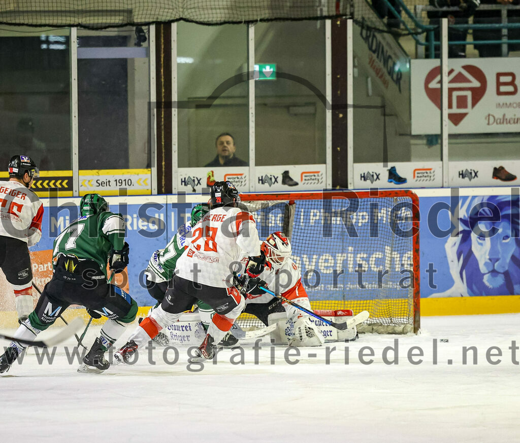 2024-01-12_061_TSV_Erding_gegen_EV_Dingolfing | Erding, Deutschland, 12.01.2024:
Eishockey, Bayernliga Vorrunde 2023 / 2024, 24. Spieltag, TSV Erding gegen EV Dingolfing, Endergebnis: 10:2

Dennis Jedrus (EV Dingolfing, #1)

Foto: Christian Riedel / fotografie-riedel.net