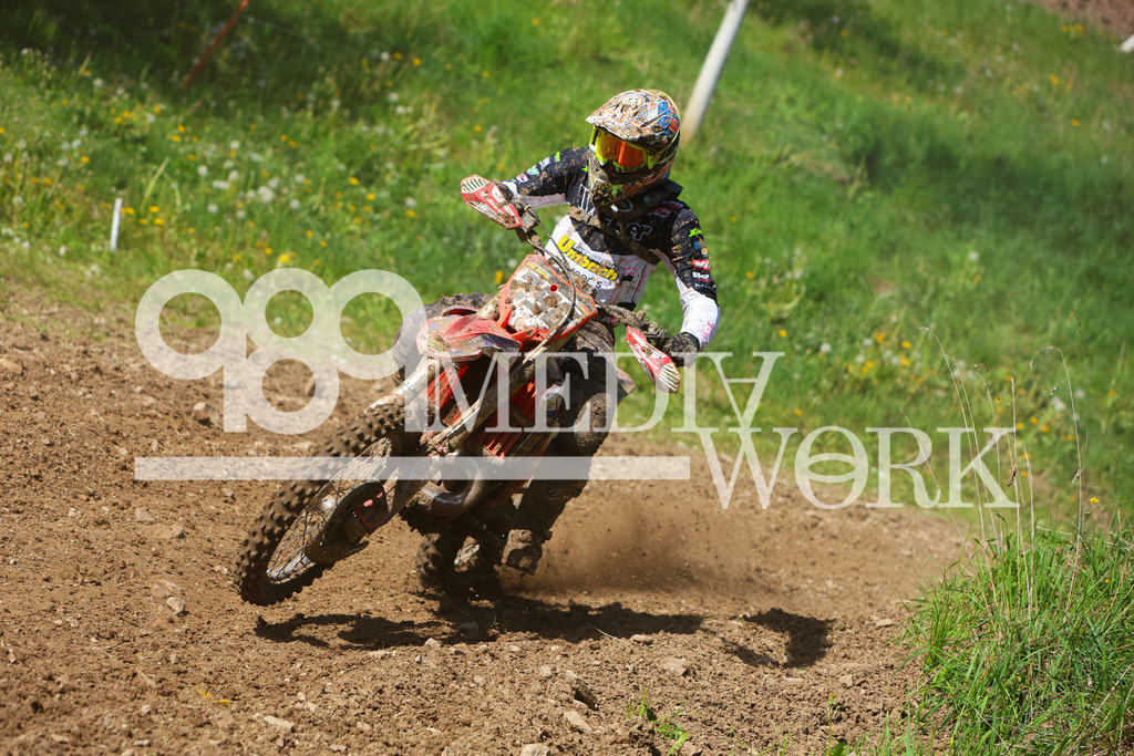 5E6A7422 | 989 MEDIAWORK