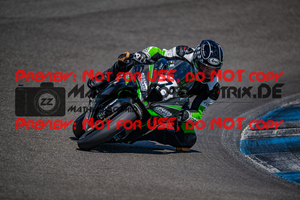 MaZZes_FotoMatrix_240520_6007705_6181 | WEISS