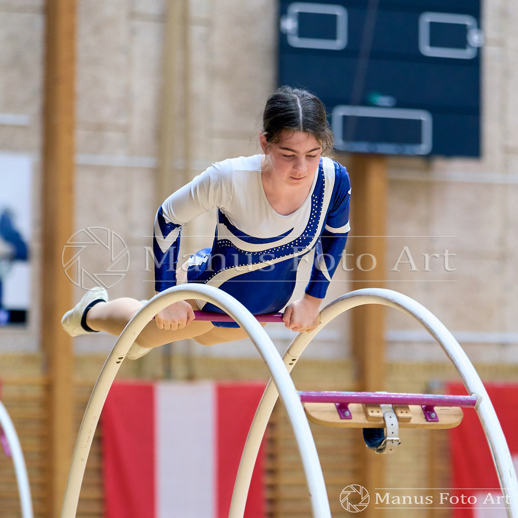2024-11-09-4-D-DSC01122 | Professionelle Sportfotografie in Hamburg, Schleswig-Holstein und Niedersachsen – spezialisiert auf Rhönrad, Geräteturnen, Leistungsturnen und rhythmische Sportgymnastik. Bundesweite Begleitung von Rhönrad-Events. Jetzt Sport-Fotos - Realisiert mit Pictrs.com